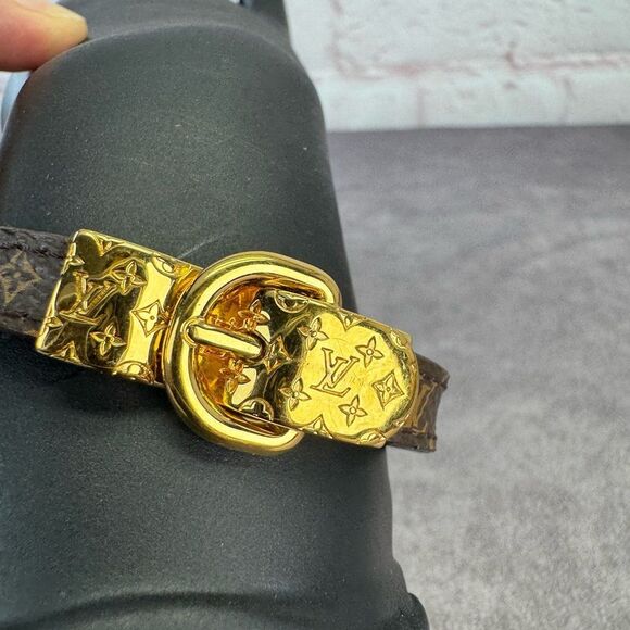 Louis Vuitton Fasten Your LV Monogram Bracelet - Picture 5 of 15